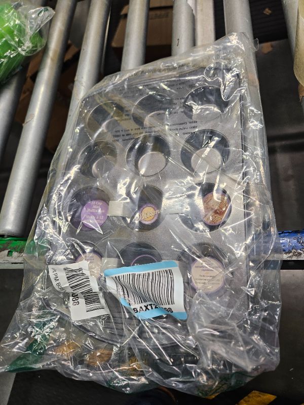 Photo 1 of **MINOR DAMAGE**Wilton 12 Cavity Excelle Elite Mini Muffin Pan