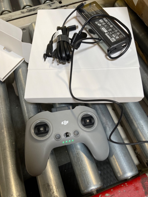 Photo 1 of DJI FPV Explorer Combo (Goggles Integra), Immersive Flight Experience, 4K/60fps Super-Wide 150° FOV, 10km HD Low-Latency Video Transmission, Emergency Brake and Hover, First-Person View Drone