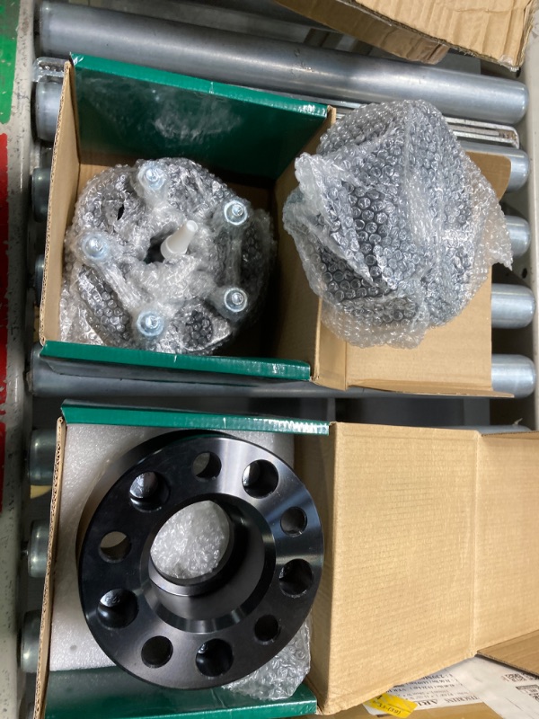 Photo 1 of YHTAUTO 5x4.5 Wheel Spacers 1.5 Inch Fits Jeep XJ MJ ZJ KJ YJ TJ Grand Cherokee, Wrangler, Ford, Dodge, Lincoln, Mercury, Pontiac, 5x114.3mm Tire Spacers w/ 1/2" Studs 82.5 mm Hub Bore 5 Lug 4Pcs Red 1.5 Inch(4PCS)