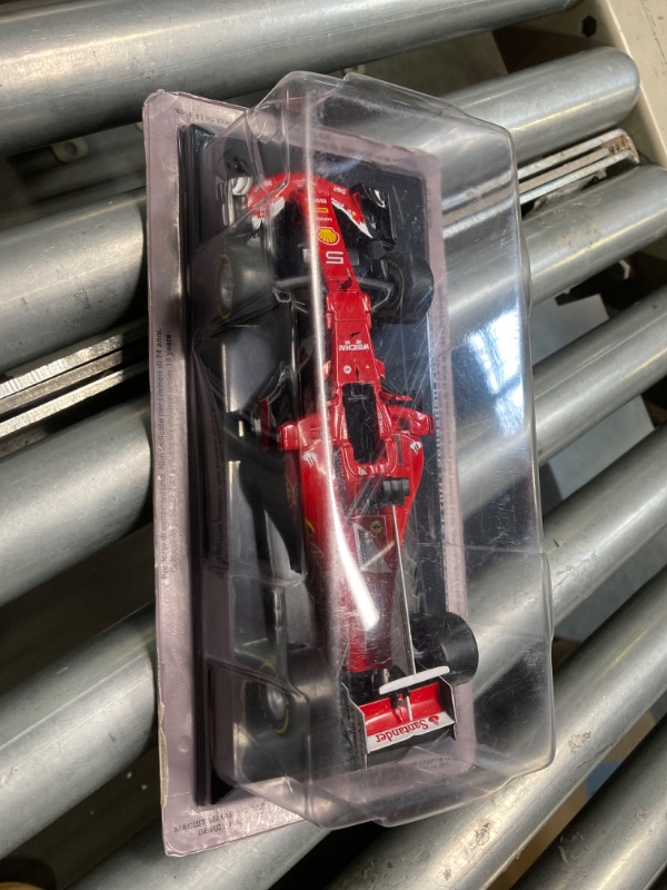 Photo 3 of - Formula 1 car 1/24 Compatible with Ferrari SF70H Sebastian Vettel 2017 - OR009
