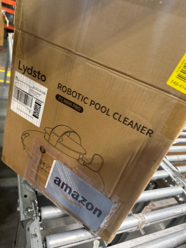 Photo 2 of Cordless Robotic Pool Cleaner - 140Mins Automatic Pool Vacuum for Above Ground Pool -Water Sensor Tech- Dual-Drive Motors,Rechargeable Battery,Ideal for All Flat Bottom Pools Up to 42 Feet,Green****USED***FOR PARTS ONLY***AS IS ALL SALES ARE FINAL*** 