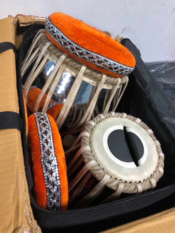 Photo 3 of *** MAJOR DAMAGED***
Bronze Copper & Red Sheesham Advanced Semi-Professional Tabla Set