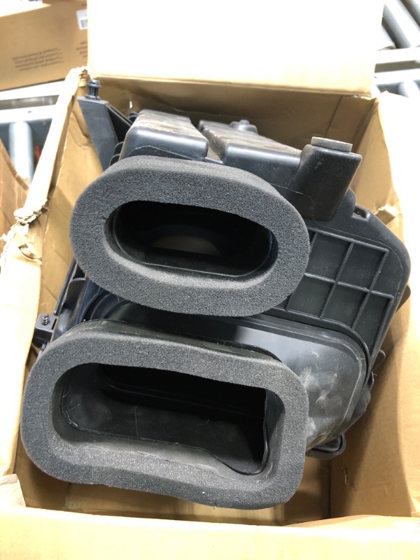 Photo 3 of ****USED****A-Premium Engine Air Filter Cleaner Box Housing [fits OHV] Compatible with Cadillac & Chevrolet & GMC, fits Escalade, Avalanche, Silverado 1500, Tahoe, Yukon & More, Replace# 25355074, 25873812