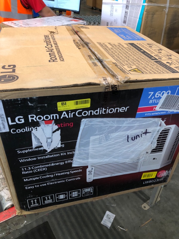 Photo 2 of ****USED*PARTS ONLY***WANT TURN ON***SOLD AS IS**ALL SALES ARE FINAL*** *350 Sq. Ft 7,5000 BTU Window Mounted Air Conditioner with 3,850 BTU Heater