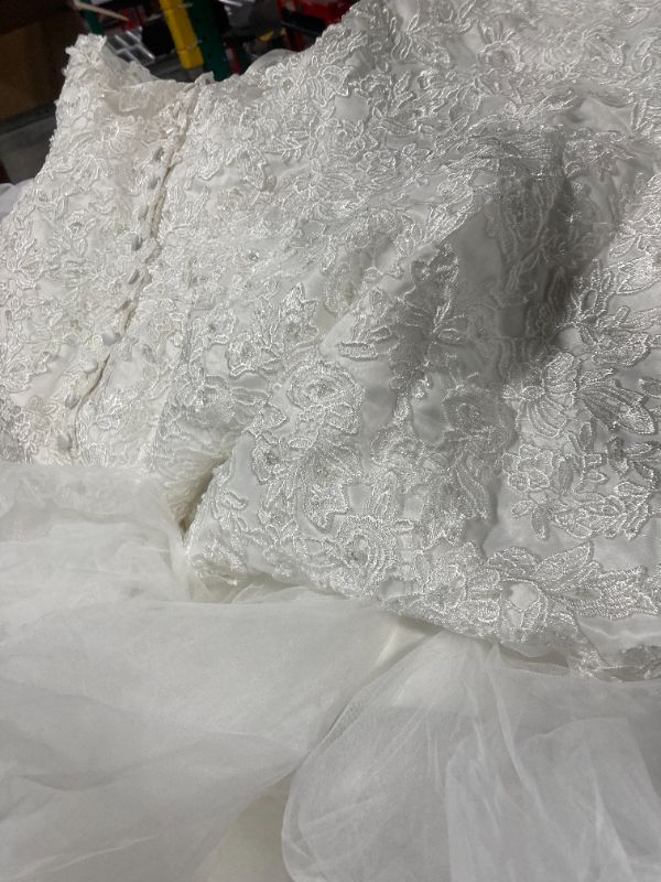 Photo 4 of ****USED** Plus Size Off The Shoulder Mermaid Bridal Gown Crystal Beaded Tulle Lace Appliques Sweetheart Wedding Dress for Bride 26 Plus Ivory