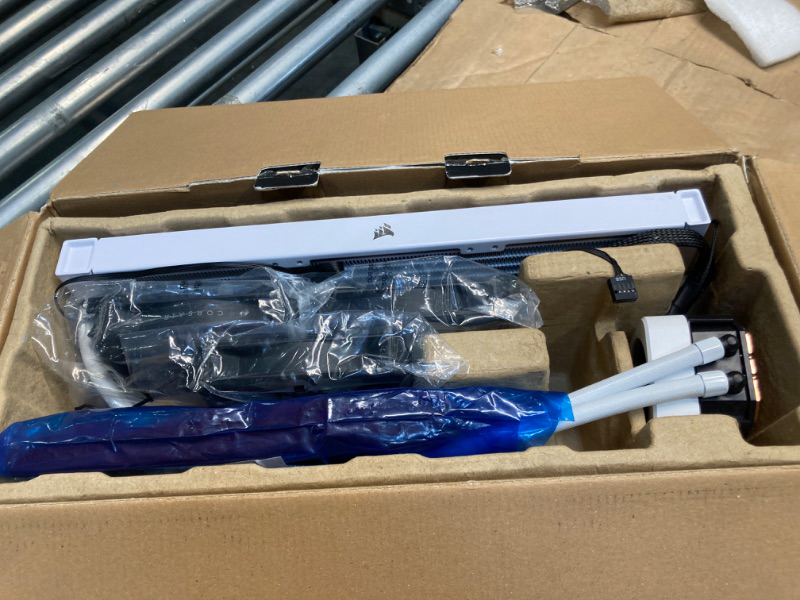Photo 1 of Corsair iCUE H150i Elite LCD XT Liquid CPU Cooler - IPS LCD Screen - Three AF120 RGB Elite Fans - 360mm Radiator - Fits Intel® LGA 1700, AMD® AM5, and More - Included iCUE Commander CORE - Black ELITE LCD XT Black 360mm AIO