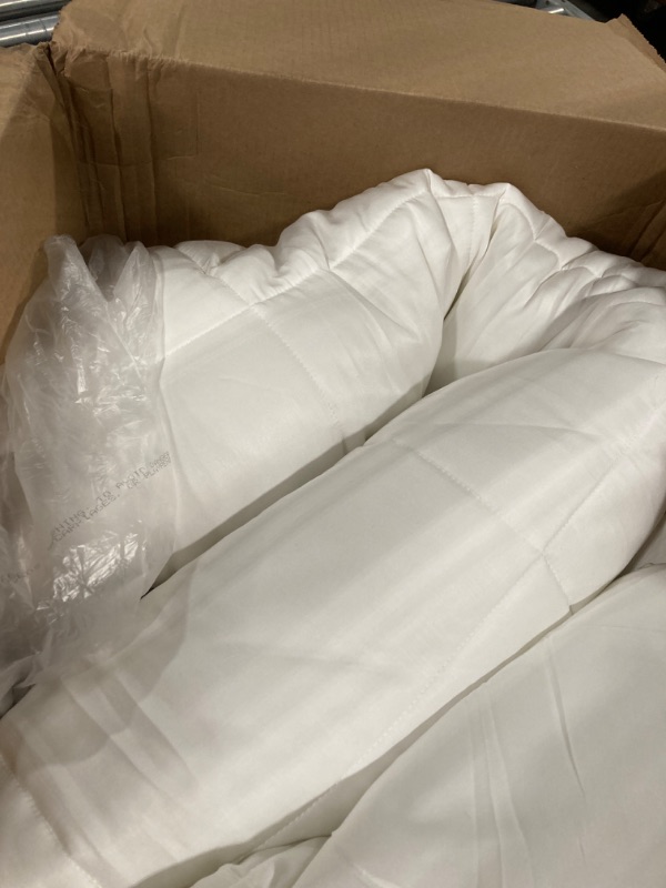 Photo 4 of 100% Viscose from Cooling Bamboo Comforter for Hot Sleepers- Breathable Silky Soft Bamboo Duvet Insert Twin Size-with 8 Corner Tabs- All Season Comforter (88x64 Inches, White) White Twin?88x64?