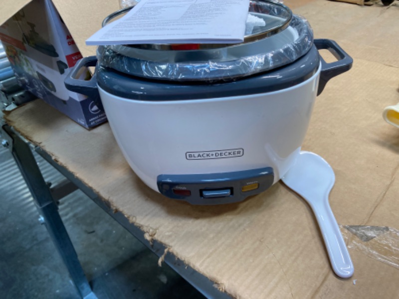 Photo 3 of **FOR PARTS**BLACK+DECKER 16-Cup Cooked/8-Cup Uncooked Rice Cooker and Food Steamer, White 16-cup rice cooker