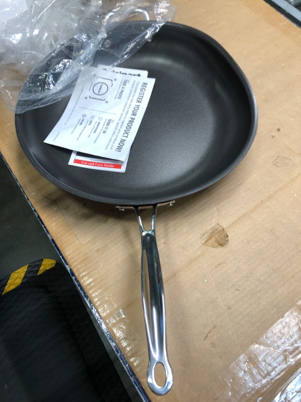 Photo 3 of Cuisinart 622-36H Chef's Classic Nonstick Hard-Anodized 14-Inch Open Skillet with Helper Handle, Black****USED**** 