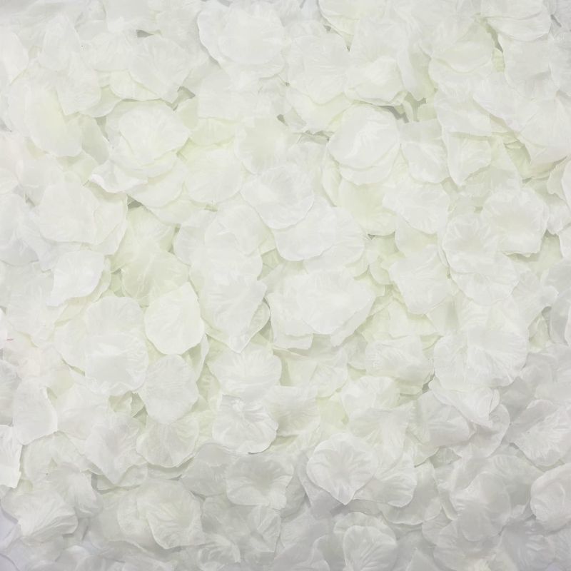 Photo 1 of 1100 PCS Silk Rose Petals for Valentine's Day, Fake Rose Petals for Romantic Night, Wedding, Proposal Anniversary Flower Decorations(Separated, Scented, Ivory)