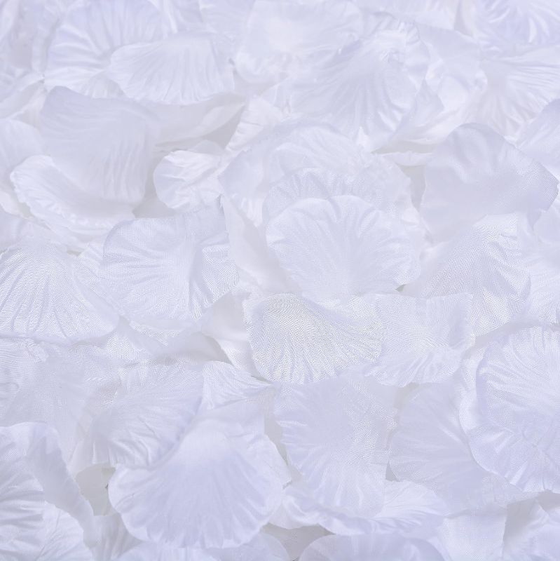 Photo 1 of 1100 PCS White Silk Rose Petals for Valentine's Day,Romantic Night,Wedding,Proposal Anniversary Flower Decorations(Separated,Scented)