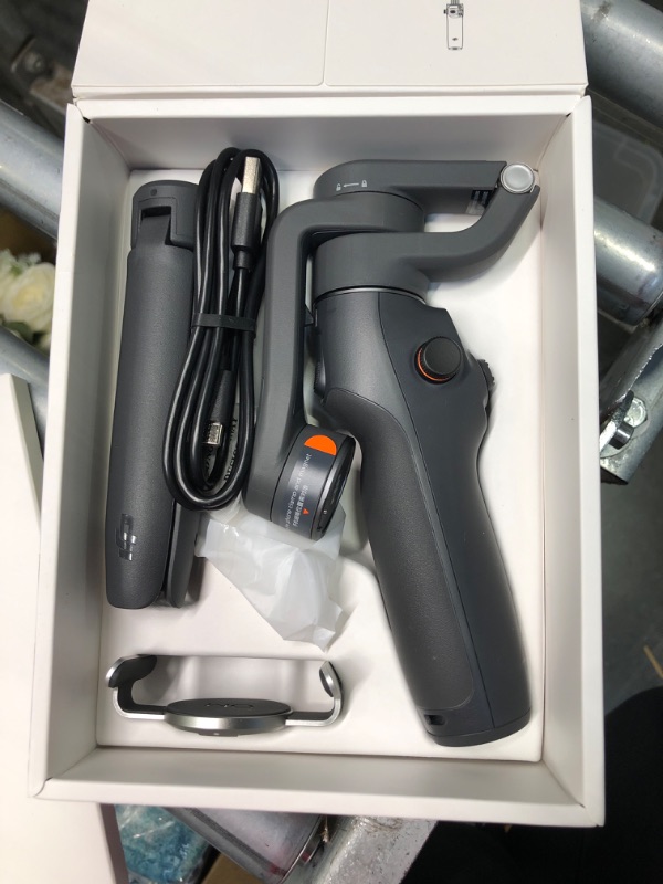 Photo 3 of DJI Osmo Mobile 6 Smartphone Gimbal