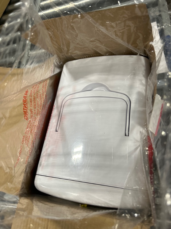 Photo 1 of *** NOT FUNCTIONAL****** FINAL SALE AS IS NO RETURNS****
Frigidaire EFMIS129-WHITE 6 Can Beverage Cooler, White,4 Liters WHITE Cooler