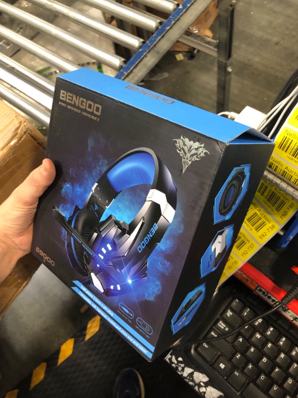 Photo 1 of BENGOO G9000 Stereo Gaming Headset for PS4 PC Xbox One PS5 Controller, Noise Cancelling Over Ear Headphones with Mic, LED Light, Bass Surround, Soft Memory Earmuffs (Blue)
