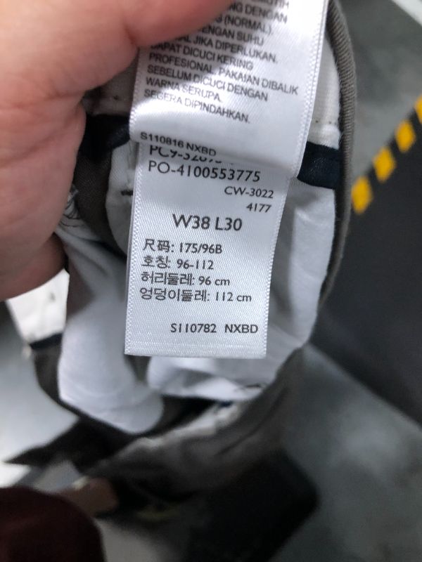 Photo 1 of Dockers Men's Classic Fit Easy Khaki Pants - Pleated (Standard and Big & Tall) Standard 38W x 30L Dark Pebble ****USED*** 