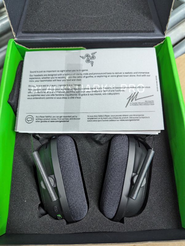 Photo 3 of Razer BlackShark V2 Pro Wireless Gaming Headset: THX 7.1 Spatial Surround Sound - 50mm Drivers - Detachable Mic - for PC, PS5, PS4, Switch, Black Classic Black