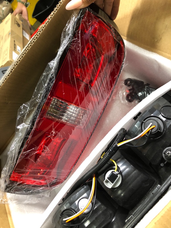 Photo 4 of Boine Left Driver Side Tail Light Compatible With 2015-2022 Chevrolet Chevy Colorado Rear Lamp Tail Light Housing (Left Driver Side)