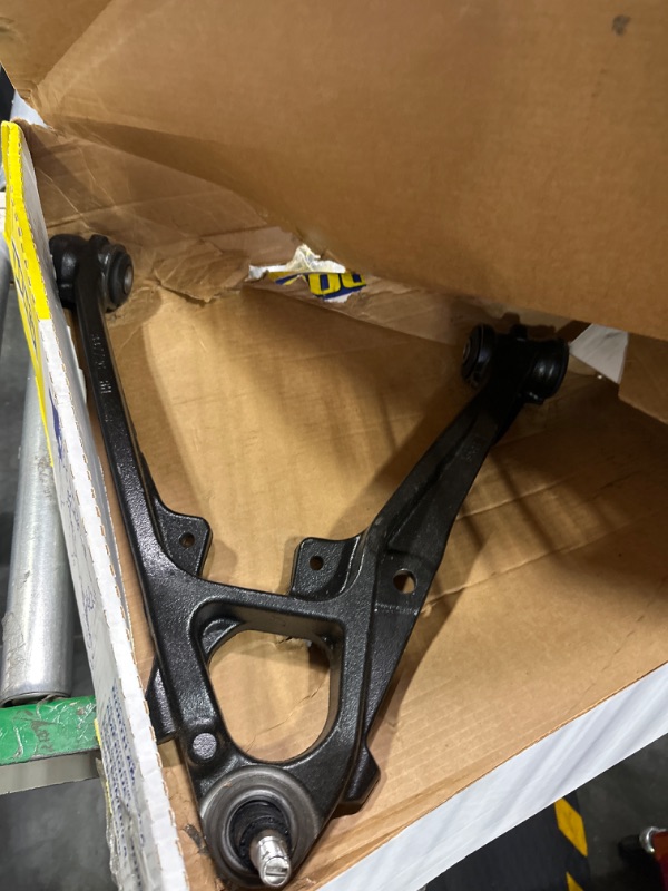 Photo 1 of MOOG CK620955 Control Arm and Ball Joint Assembly