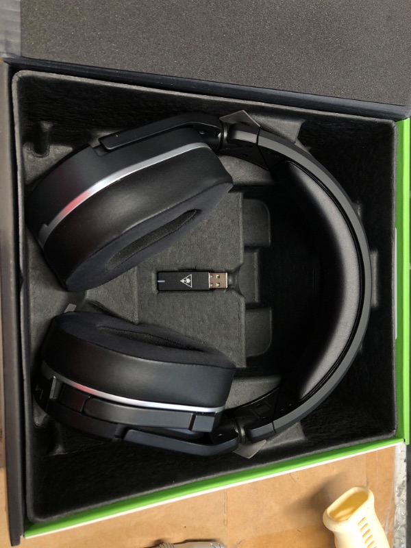 Photo 3 of **NON-FUNCTIONAL,MAJOR DAMAGE,SOLD FOR PARTS, NON-REFUNDABLE**
Turtle Beach Stealth 700 Gen 2 MAX Wireless Gaming Headsets for Xbox Series X|S/Xbox One/PlayStation 4/5/Nintendo Switch/PC - Black
