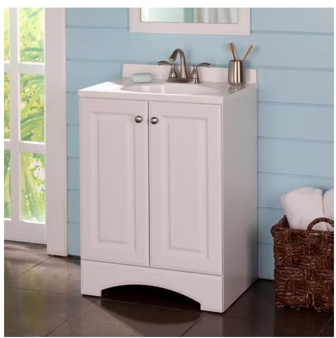 Photo 1 of ***HEAVILY USED AND DIRTY - NO PACKAGING - HANDLE BROKEN - LIKELY MISSING PARTS - SEE PICTURES***
25 in. W x 19 in. D x 35 in. H Single Sink Freestanding Bath Vanity in White with White Cultured Marble Top
