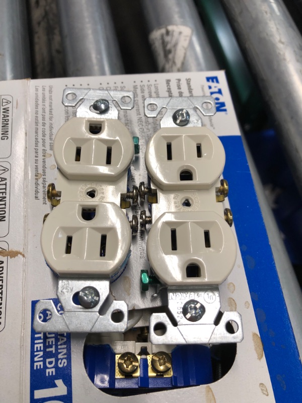 Photo 2 of ** BUNDLE OF 2**
Eaton BR15W-SP-L 15-Amp, 125-Volt Commercial Grade Back and Side Wire Duplex Receptacle, White
