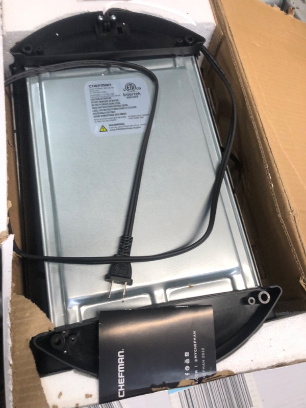 Photo 4 of ***USED - LIKELY MISSING PARTS - UNABLE TO VERIFY FUNCTIONALITY***
Chefman Electric Smokeless Indoor Grill w/Non-Stick Cooking Surface & Adjustable Temperature Knob from Warm to Sear for Customized BBQing, Dishwasher Safe Removable Water Tray, Black