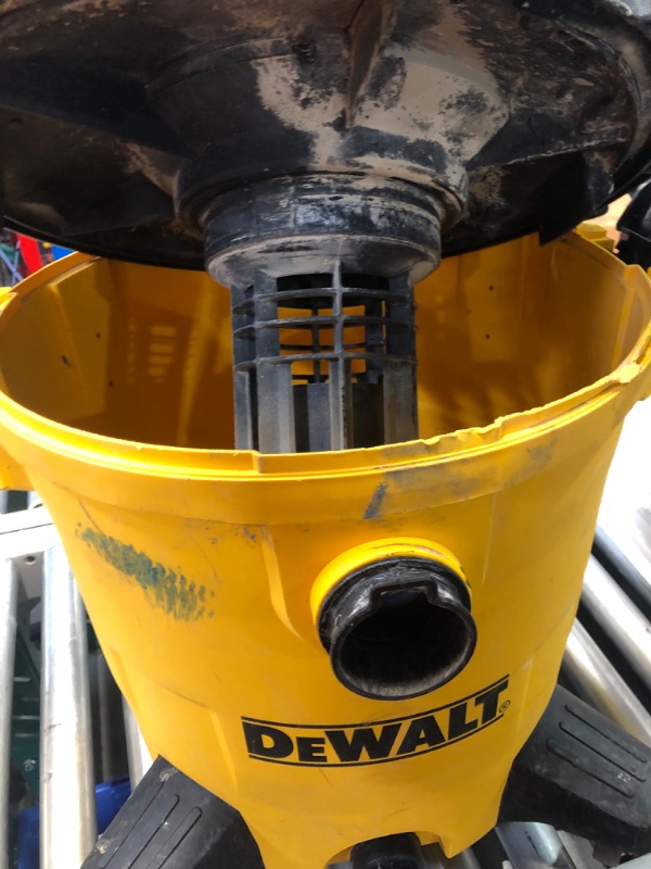 Photo 6 of ***DAMAGED - POWER BUTTON BROKEN OFF - HEAVILY USED AND DIRTY - UNABLE TO TEST - SEE PICTURES***
DEWALT Stealthsonic Quiet 16-Gallons 6.5-HP Corded Wet/Dry Shop Vacuum with Accessories Included Model #DXV16P-QT