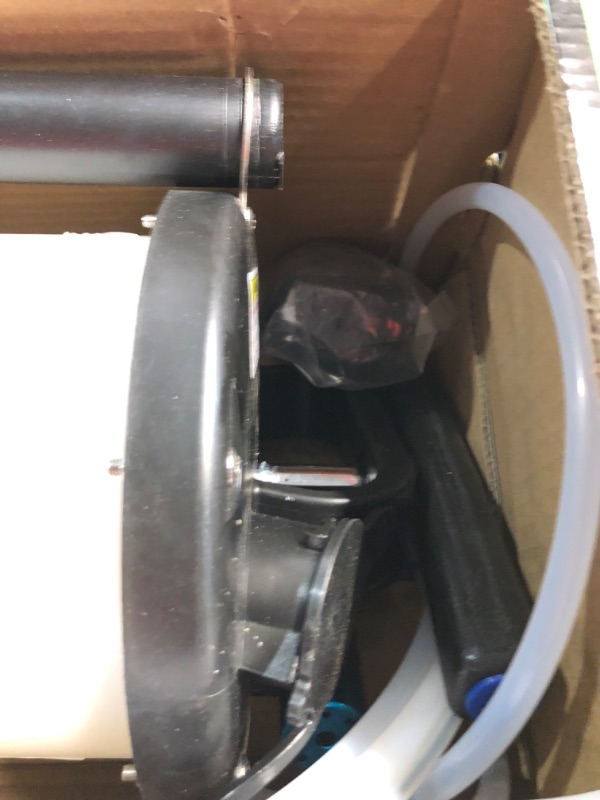 Photo 2 of 
VEVOR 6.5L Manual Fluid Extractor Pump, Oil Changer Vacuum Fluid Extractor, Oil Extractor Change Pump for Automotive, Oil Change*** PALLET OF GENERAL MERCHANDISE- NONREFUNDABLE- SOLD AS IS- TRUCK/TRAILER PICKUP ONLY***