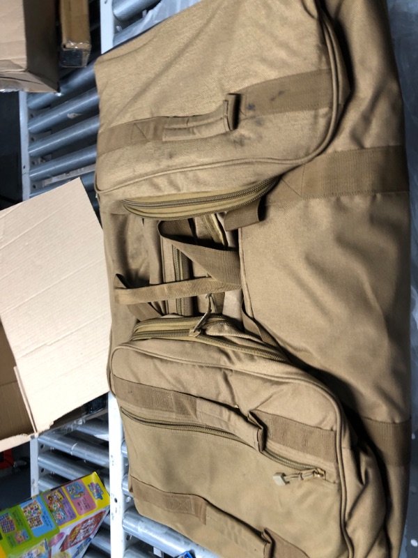 Photo 5 of **minor damage stains**
Greencity Duffel Bag Wheels Rolling Deployment Wheeled Military Suitcase Heavy-Duty Extra large deployment bag Capacity 32 Inch?Coyote