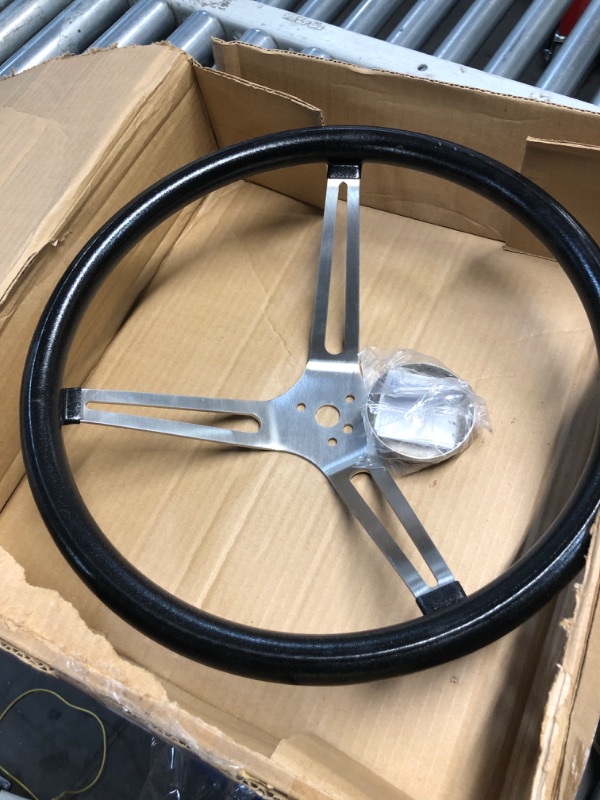 Photo 2 of **missing brand accessories**
Grant 762 Formula GT Steering Wheel