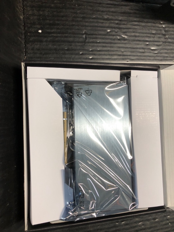 Photo 2 of 
ASUS Hyper M.2 X16 PCIe 3.0 X4 Expansion Card V2 Supports 4 NVMe M.2 (2242/2260/2280/22110) Upto 128 Gbps for Intel VROC and AMD Ryzen Threadripper NVMe Raid