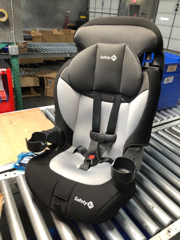 Photo 5 of ***USED - LIKELY MISSING PARTS - UNABLE TO VERIFY FUNCITONALITY***
Safety 1st Grand 2-in-1 Booster Car Seat, Forward-Facing with Harness, 30-65 pounds and Belt-Positioning Booster, 40-120 pounds, Black Sparrow