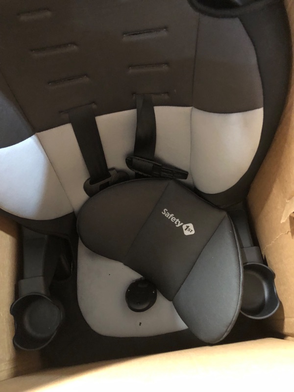 Photo 2 of ***USED - LIKELY MISSING PARTS - UNABLE TO VERIFY FUNCITONALITY***
Safety 1st Grand 2-in-1 Booster Car Seat, Forward-Facing with Harness, 30-65 pounds and Belt-Positioning Booster, 40-120 pounds, Black Sparrow