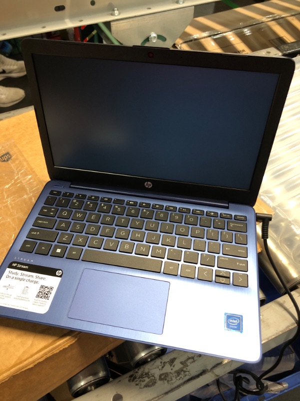 Photo 2 of **BROKE / PARTS ONLY** HP Stream 11" Laptop, Intel Celeron N4020, Intel UHD Graphics 600, 4 GB RAM, 64 GB eMMC, Windows 11 Home in S mode (11-ak0030nr, Royal blue) 11-11.99 inches Royal Blue