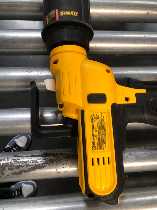 Photo 3 of (READ FULL POST) DEWALT 20V MAX* Cordless Caulking Gun, 29oz, Tool Only (DCE570B)
