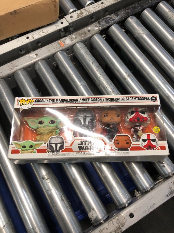 Photo 2 of Funko POP! Star Wars: Mandalorian [Glows in the Dark] 4-Pack Exclusive