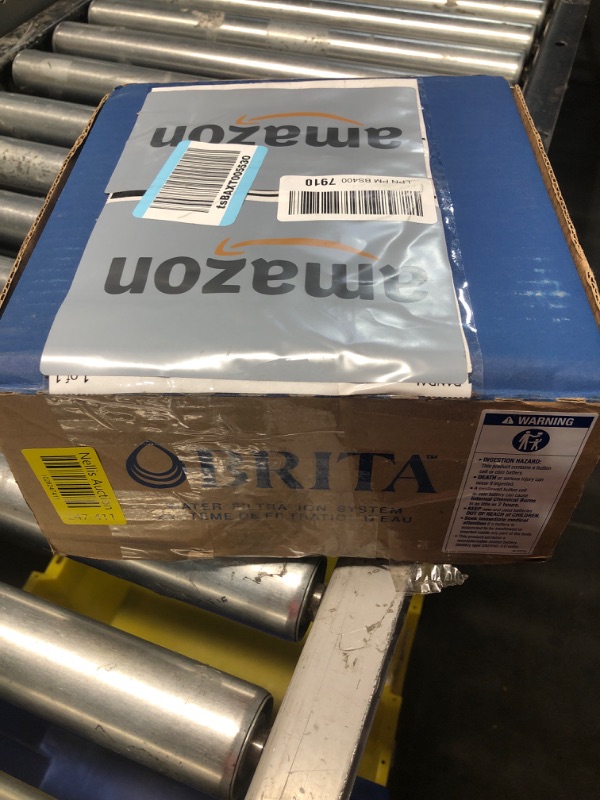 Photo 2 of ***USED - LIKELY MISSING PARTS - UNABLE TO VERIFY FUNCITONALITY***
Brita Metro Water Filter Pitcher with SmartLight Filter Change Indicator, BPA-Free, Replaces 1,800 Plastic Water Bottles a Year, Lasts Two Months, Includes 1 Filter, Small - 6-Cup Capacity