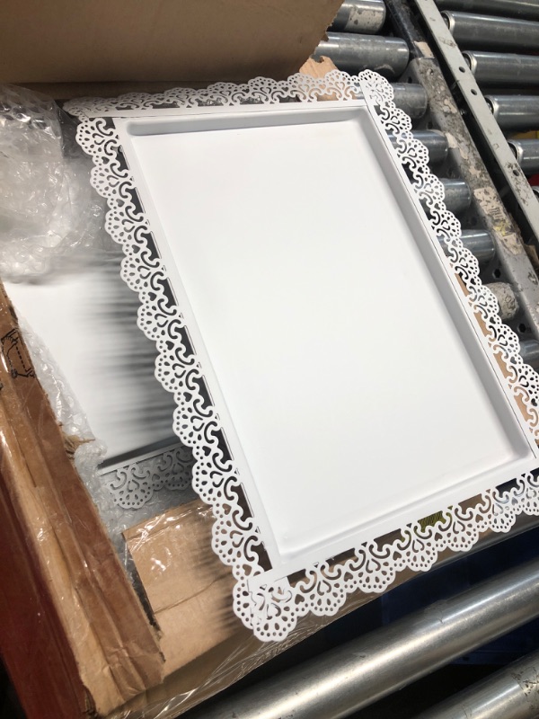 Photo 1 of white trays for a party 