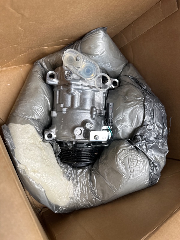 Photo 2 of ACDelco GM Original Equipment 15-22319 (23239226) Air Conditioning Compressor and Clutch Assembly