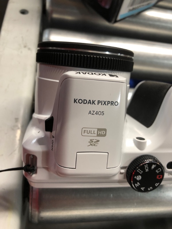 Photo 4 of KODAK PIXPRO AZ405-WH 20MP Digital Camera 40X Optical Zoom 24mm Wide Angle Lens Optical Image Stabilization 1080P Full HD Video 3" LCD Vlogging Camera (White), Full Frame
