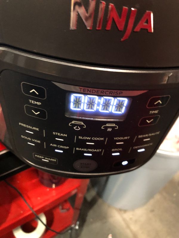 Photo 6 of ***DAMAGED - SEE COMMENTS***
Ninja FD302 Foodi 11-in-1 Pro 6.5 qt. Pressure Cooker & Air Fryer that Steams, Slow Cooks, Sears, Sautés, Dehydrates & More, with 4.6 qt. Crisper Plate, Nesting Broil Rack & Recipe Book, Silver/Black 6.5 Quart Cooking Pot