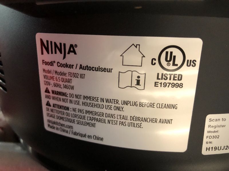 Photo 4 of ***DAMAGED - SEE COMMENTS***
Ninja FD302 Foodi 11-in-1 Pro 6.5 qt. Pressure Cooker & Air Fryer that Steams, Slow Cooks, Sears, Sautés, Dehydrates & More, with 4.6 qt. Crisper Plate, Nesting Broil Rack & Recipe Book, Silver/Black 6.5 Quart Cooking Pot