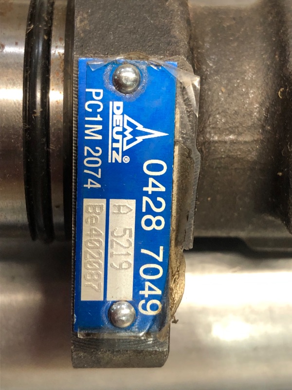 Photo 4 of ***HEAVILY USED AND DIRTY - RUSTED - UNABLE TO VERIFY FUNCTIONALITY***
Unit Pump 04287049 0428 7049 Fuel Injection Pump compatible with Deutz 2011 Engine