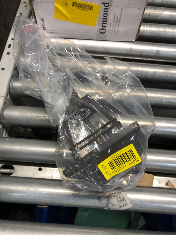 Photo 1 of **PHOTO FOR REF**
LAMTREE Solar Pathway Lights,Solar Yard Lights, Landscape Path Lights for Pathway, Path, Patio, Yard, Driveway, Walkway, Lawn and Garden (Cool White)