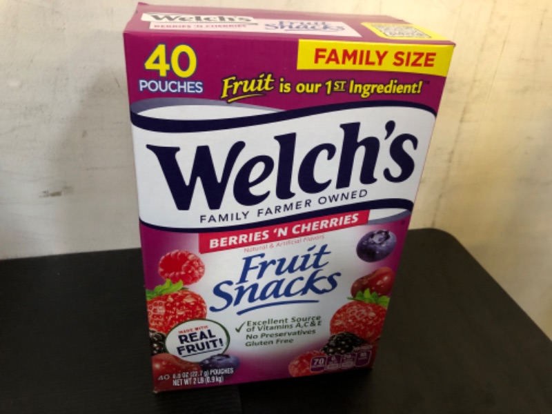 Photo 2 of exp date 01/2025---40pcs---Welch's Fruit Snacks, Berries 'N Cherries, Gluten Free, Bulk Pack,Individual Single Serve Bags, 0.8 oz (Pack of 40) Berries 'N Cherries 0.8 Ounce (Pack of 40pcs)