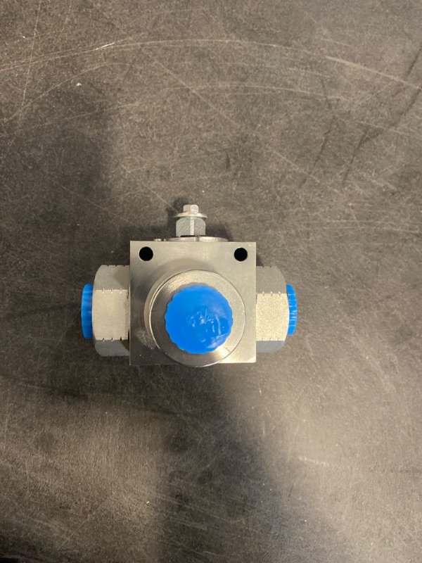 Photo 2 of 5800PSI Hydraulic Ball Valve 3 Way 3/4"NPT Carbon Steel High Pressure Ball Valve, NPT Female Hydraulic Valve - Bore High Pressure Ball Valve