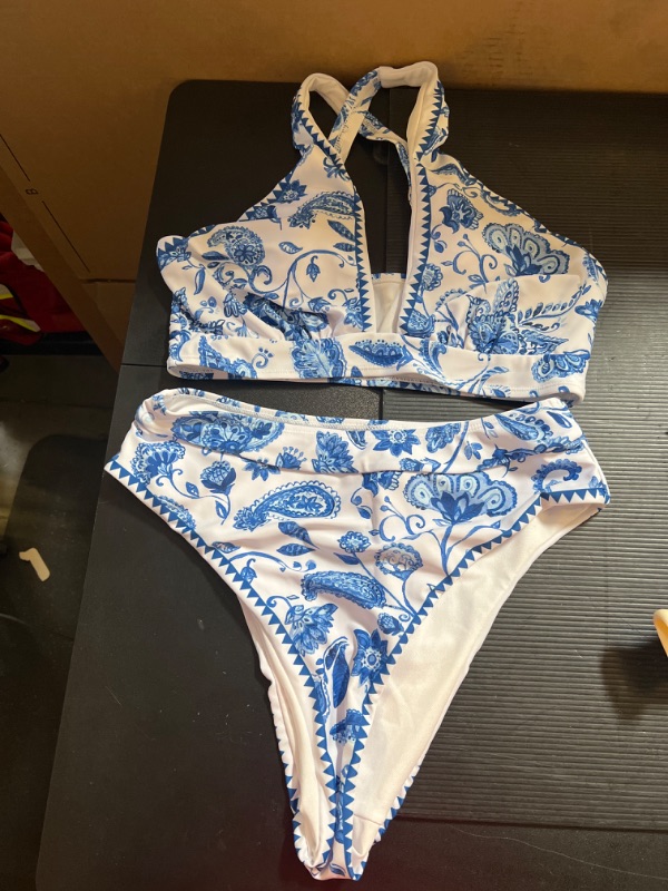 Photo 1 of med  2 piece swimsuit set