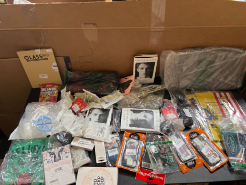 Photo 1 of box of misc items 