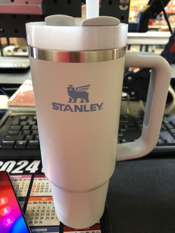 Photo 2 of 4Sets Silicone Spill Proof Stopper for Stanley 40/30 oz The Quencher H2.0 Flowstate Tumbler with Handle for Stanley Cup Accessories Include Straw Cover Cap Round Leak Stopper Square Spill Stopper