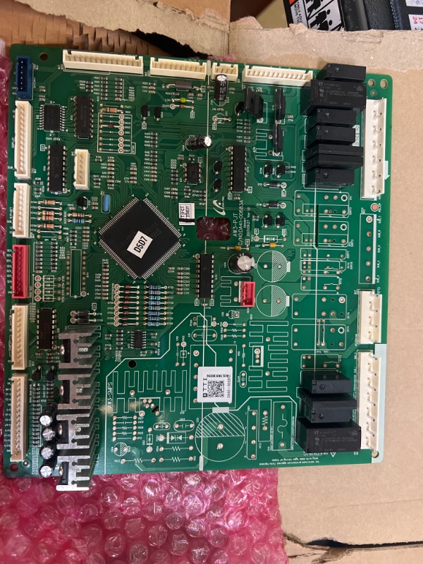 Photo 2 of SAMSUNG DA92-00233D Refrigerator Electronic Control Board Genuine Original Equipment Manufacturer (OEM) Part